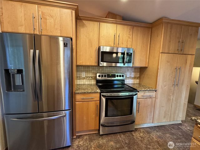 2318 NE Brookview Drive, Vancouver, WA 98686