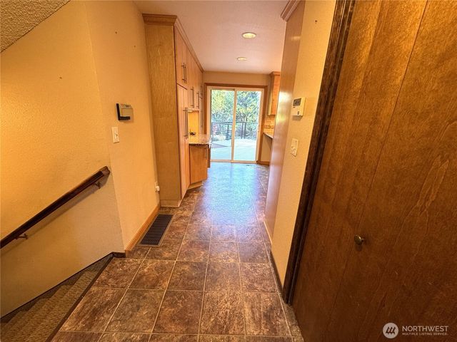 2318 NE Brookview Drive, Vancouver, WA 98686