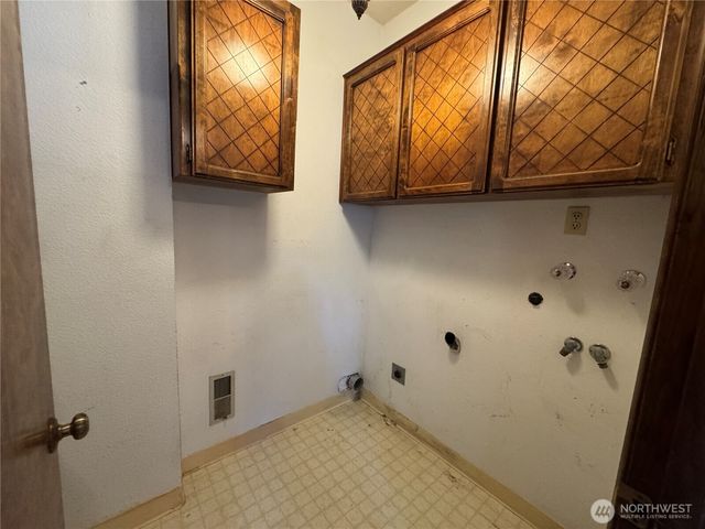 2318 NE Brookview Drive, Vancouver, WA 98686