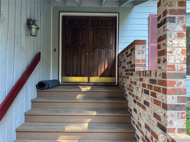 2318 NE Brookview Drive, Vancouver, WA 98686