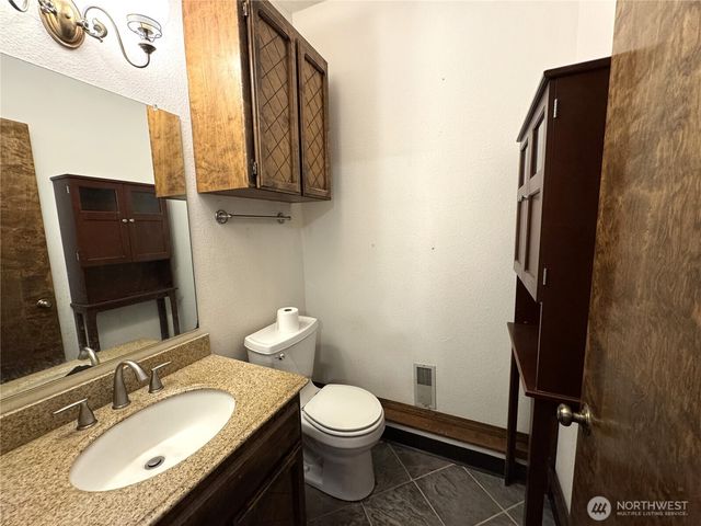 2318 NE Brookview Drive, Vancouver, WA 98686