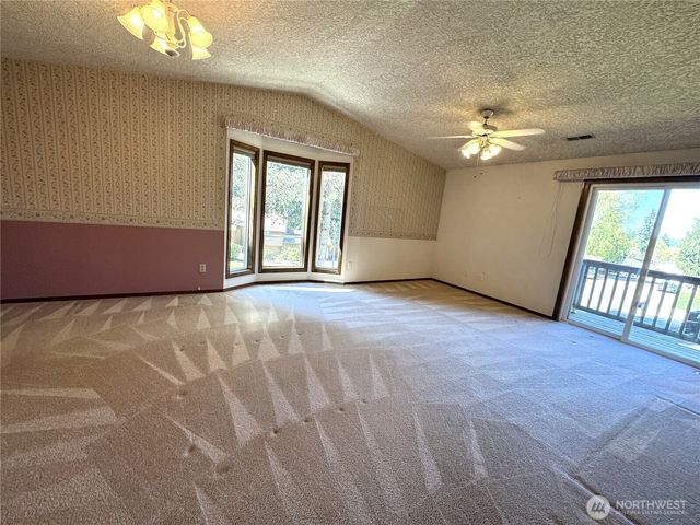 2318 NE Brookview Drive, Vancouver, WA 98686