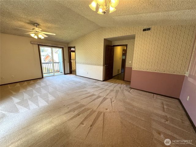 2318 NE Brookview Drive, Vancouver, WA 98686