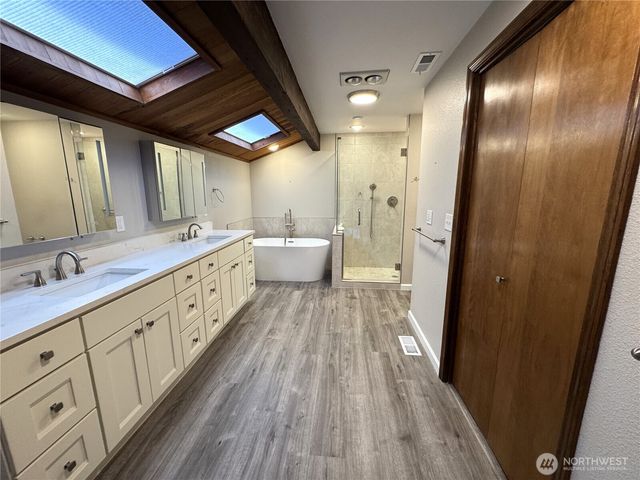 2318 NE Brookview Drive, Vancouver, WA 98686