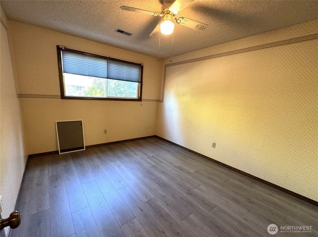 2318 NE Brookview Drive, Vancouver, WA 98686