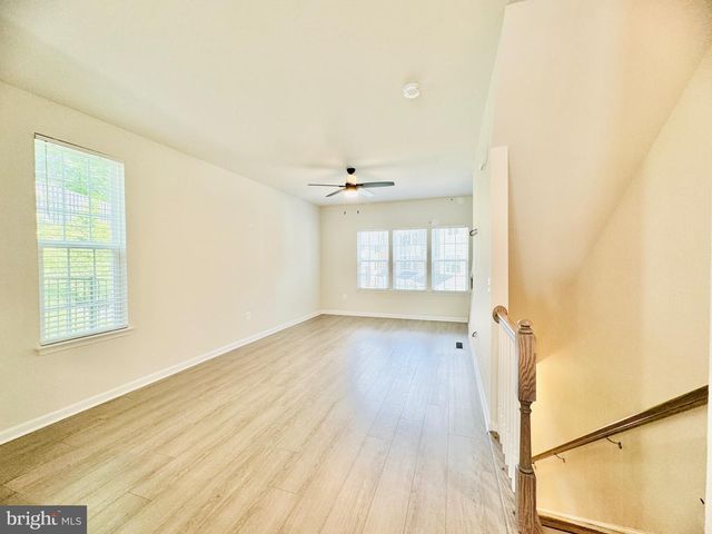 18374 REAPER HILL CT, Triangle, VA 22172