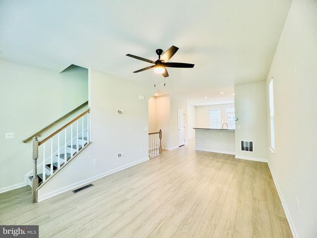 18374 REAPER HILL CT, Triangle, VA 22172