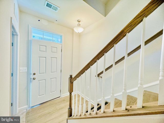 18374 REAPER HILL CT, Triangle, VA 22172