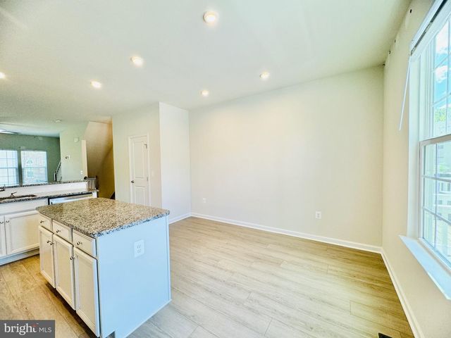 18374 REAPER HILL CT, Triangle, VA 22172