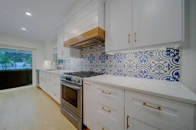 630 MAGNOLIA STREET, Dunedin, FL 34698