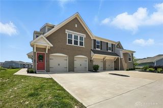 69 Old Pond Road, Springboro, OH 45066