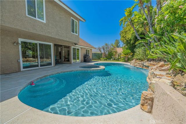 326 Fox Ridge Drive, Thousand Oaks, CA 91361