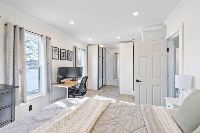 10 Lake View Pl, Lynn, MA 01904