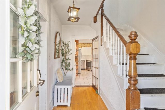 10 Lake View Pl, Lynn, MA 01904