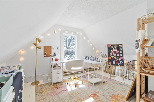 10 Lake View Pl, Lynn, MA 01904