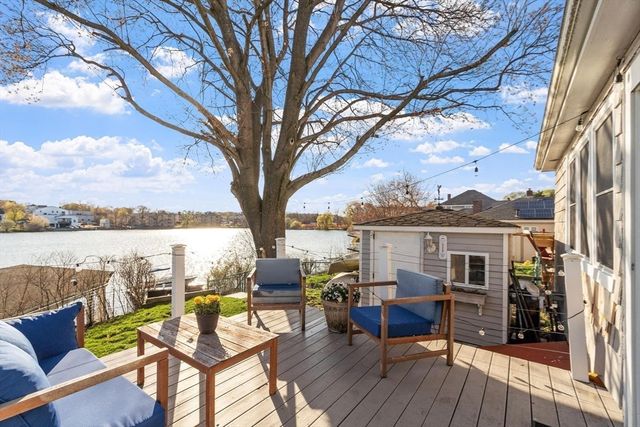 10 Lake View Pl, Lynn, MA 01904