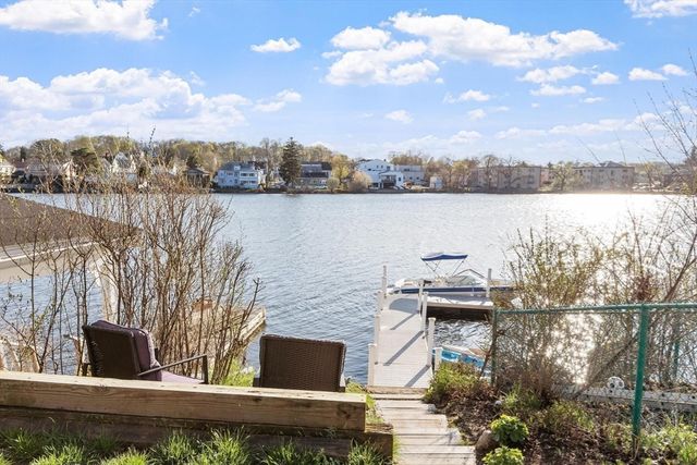 10 Lake View Pl, Lynn, MA 01904