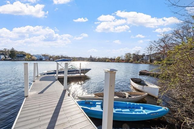 10 Lake View Pl, Lynn, MA 01904