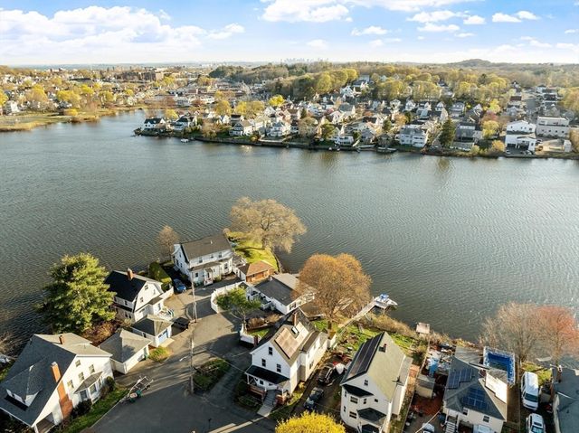 10 Lake View Pl, Lynn, MA 01904