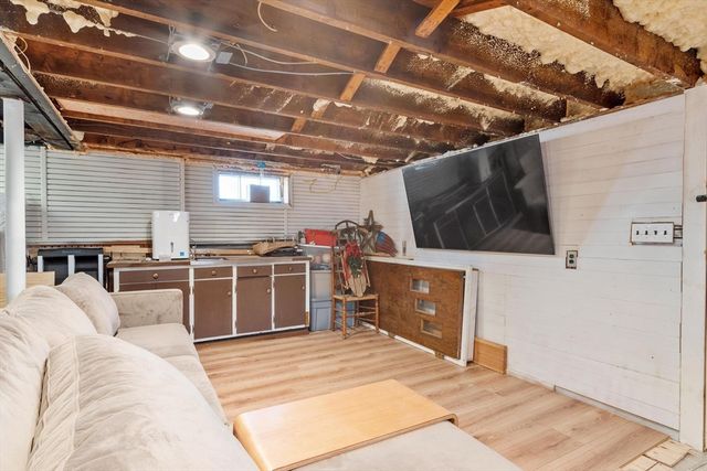 10 Lake View Pl, Lynn, MA 01904