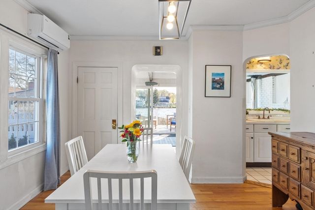 10 Lake View Pl, Lynn, MA 01904