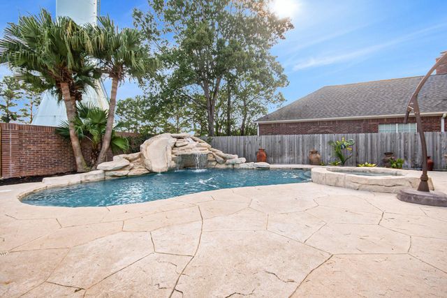 15530 Wooden Oak Court, Houston, TX 77059