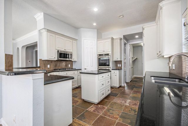 15530 Wooden Oak Court, Houston, TX 77059