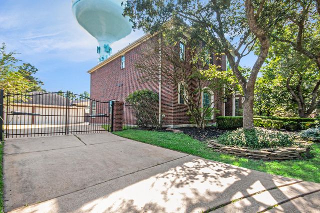 15530 Wooden Oak Court, Houston, TX 77059