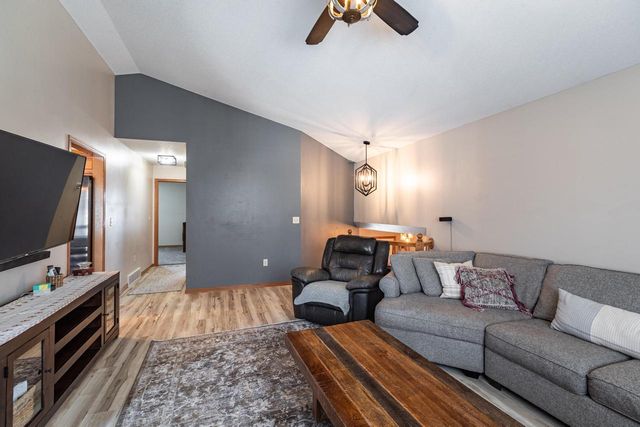 1004 Remington DRIVE, Holmen, WI 54636