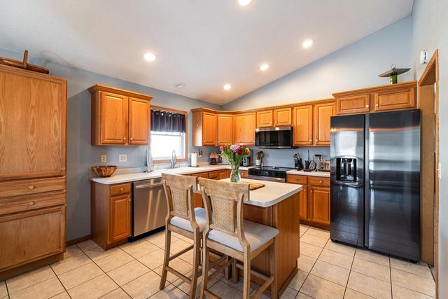 1004 Remington DRIVE, Holmen, WI 54636