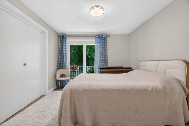 7 Thoreau Ct 8, Natick, MA 01760
