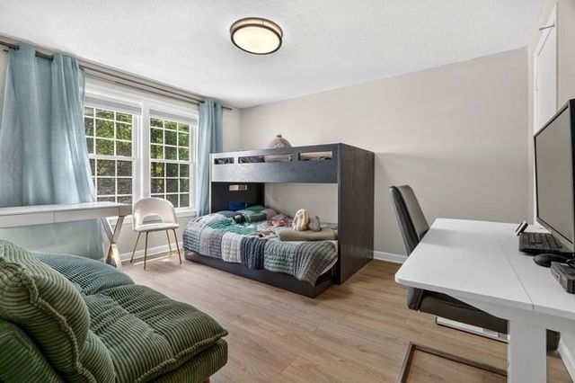 7 Thoreau Ct 8, Natick, MA 01760