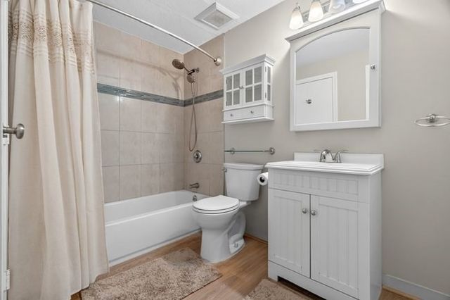 7 Thoreau Ct 8, Natick, MA 01760