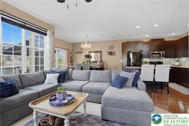 5459 Spring Ridge Drive West, Lower Macungie Twp, PA 18062