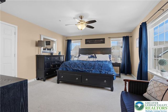 5459 Spring Ridge Drive West, Lower Macungie Twp, PA 18062