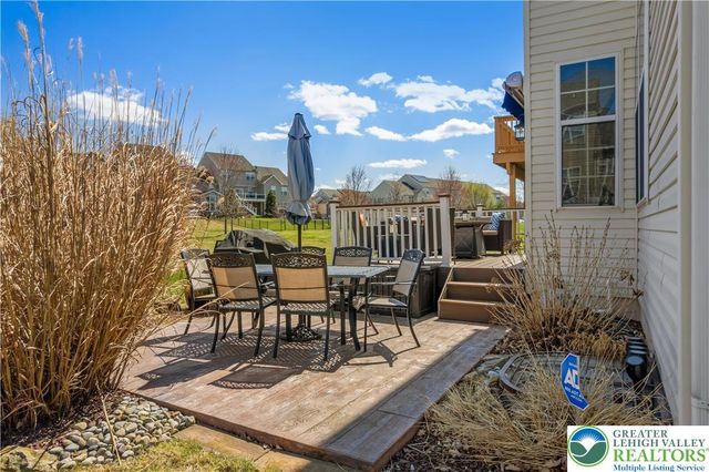 5459 Spring Ridge Drive West, Lower Macungie Twp, PA 18062