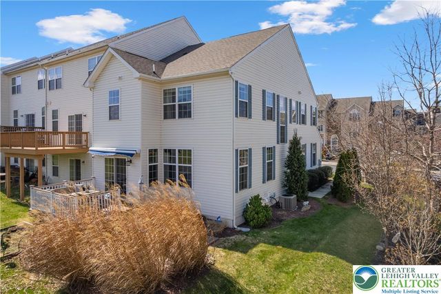 5459 Spring Ridge Drive West, Lower Macungie Twp, PA 18062