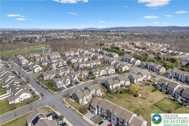 5459 Spring Ridge Drive West, Lower Macungie Twp, PA 18062