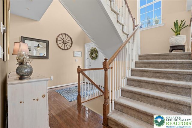 5459 Spring Ridge Drive West, Lower Macungie Twp, PA 18062