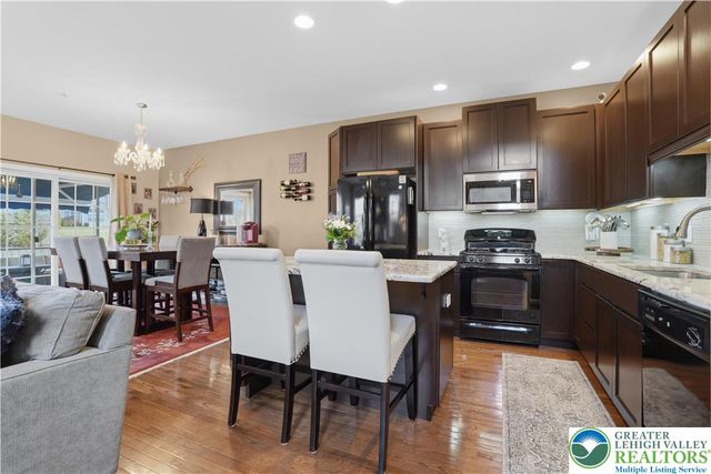 5459 Spring Ridge Drive West, Lower Macungie Twp, PA 18062