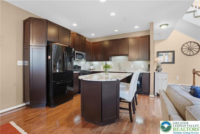 5459 Spring Ridge Drive West, Lower Macungie Twp, PA 18062