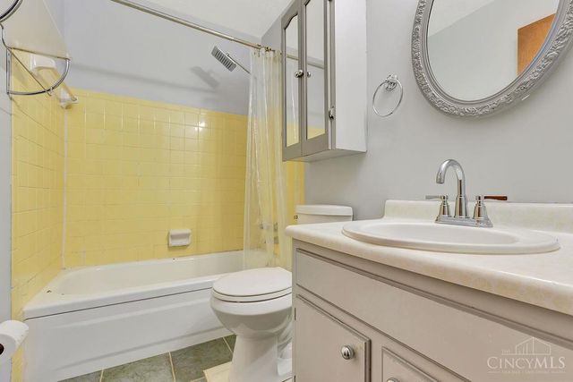 2773 Grosvenor Drive, Colerain Twp, OH 45251