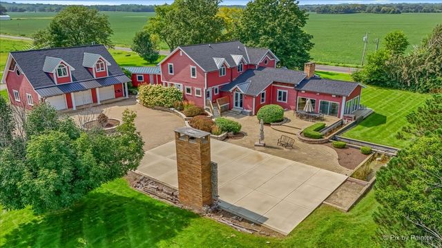 202 N Queen Anne Road, Woodstock, IL 60098