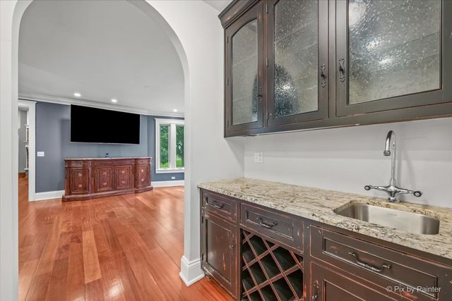 202 N Queen Anne Road, Woodstock, IL 60098