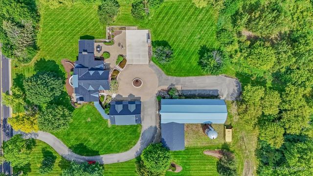 202 N Queen Anne Road, Woodstock, IL 60098