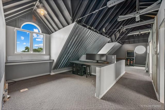 202 N Queen Anne Road, Woodstock, IL 60098