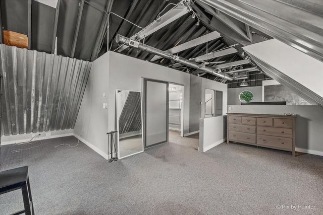 202 N Queen Anne Road, Woodstock, IL 60098