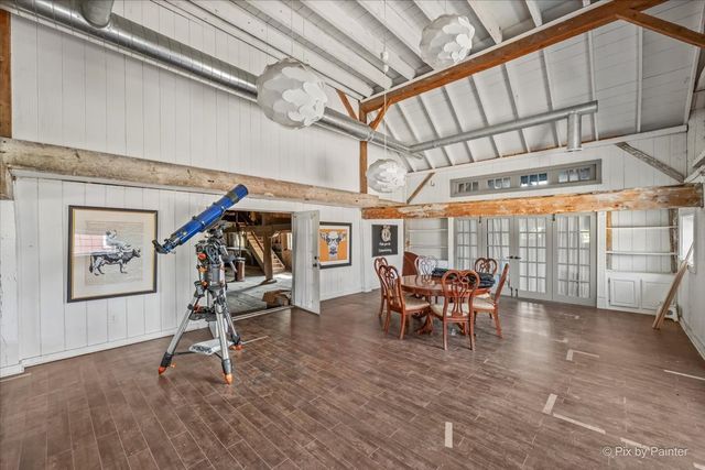 202 N Queen Anne Road, Woodstock, IL 60098