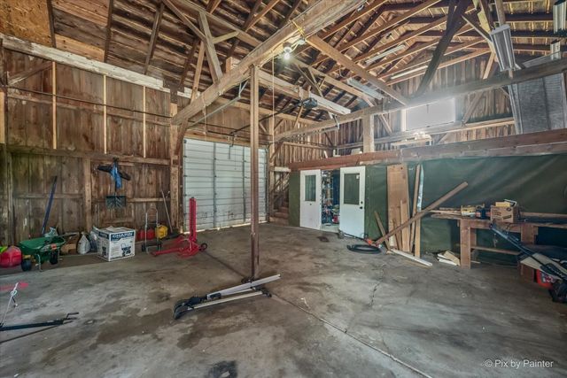 202 N Queen Anne Road, Woodstock, IL 60098