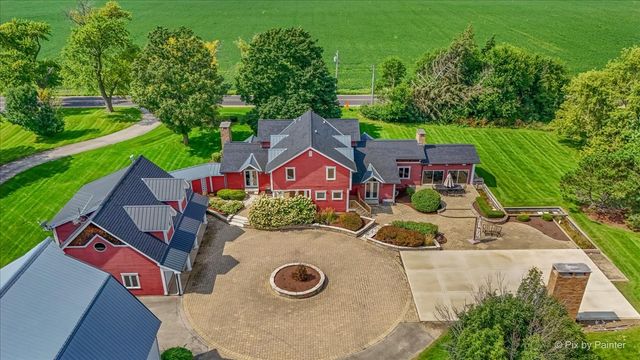 202 N Queen Anne Road, Woodstock, IL 60098
